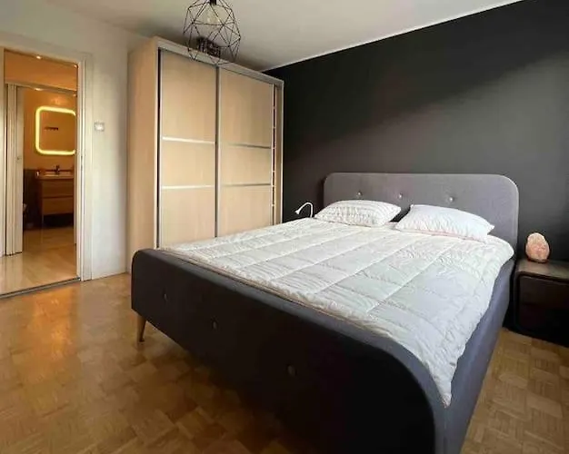 Pero Cozy * Ljubljana